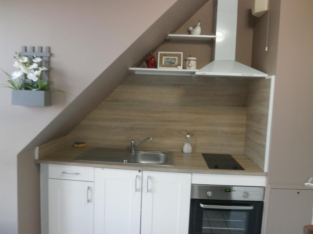 Escapade Au Coeur De Honfleur Avec Parking Prive Et Vue Panoramique Apartman Szoba fotó